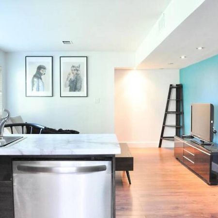 Cozy 1 Bd Suite Centrally Located 北温哥华 外观 照片