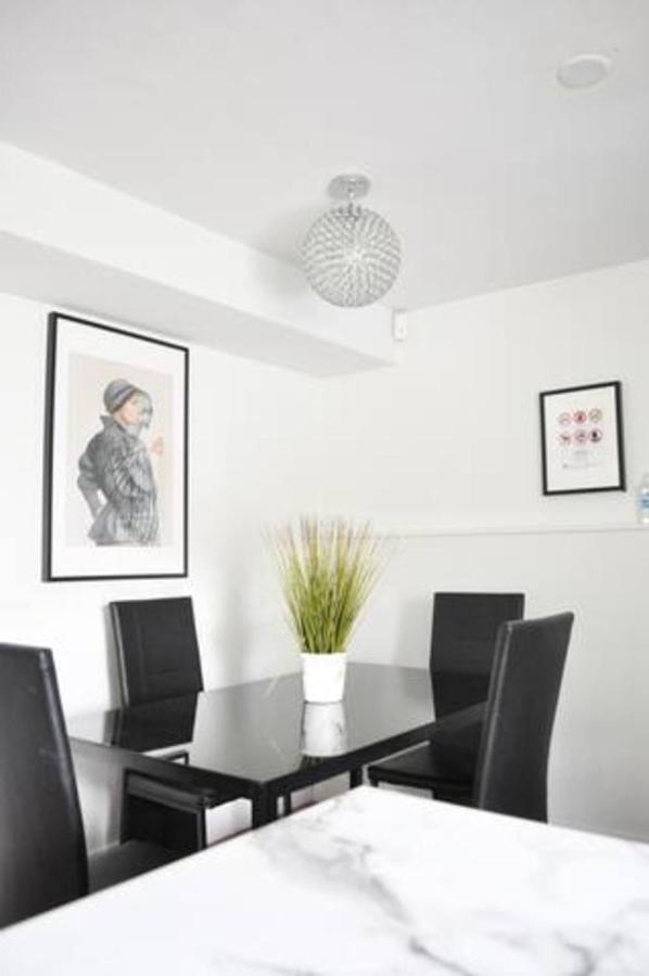 Cozy 1 Bd Suite Centrally Located 北温哥华 外观 照片