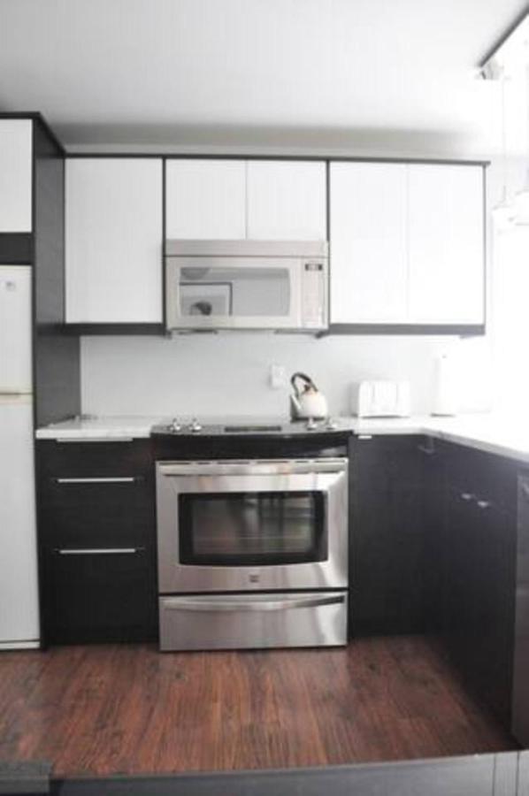 Cozy 1 Bd Suite Centrally Located 北温哥华 外观 照片