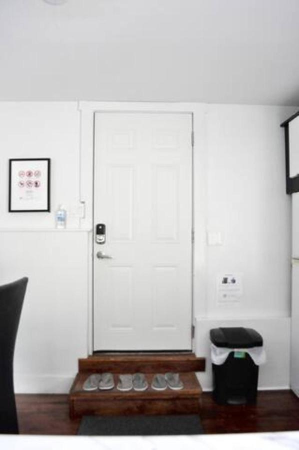 Cozy 1 Bd Suite Centrally Located 北温哥华 外观 照片